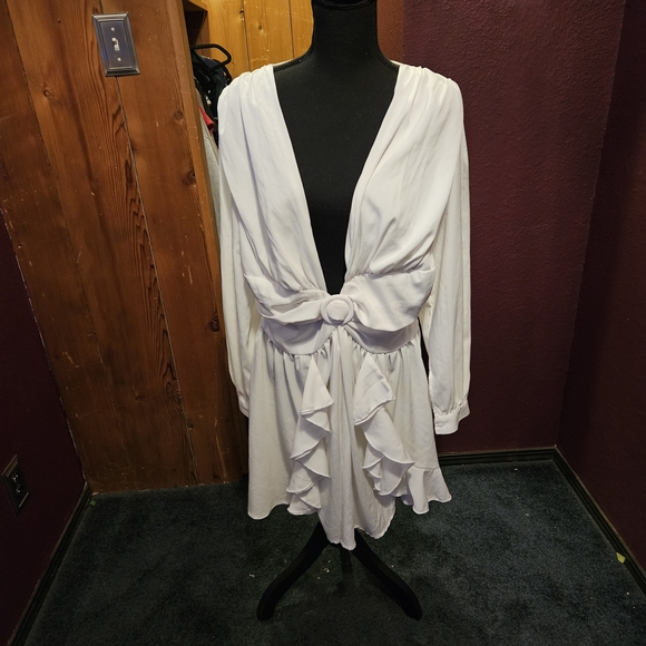 Boohoo Dresses & Skirts - Boohoo White Deep V Neck Dress Womens size 12